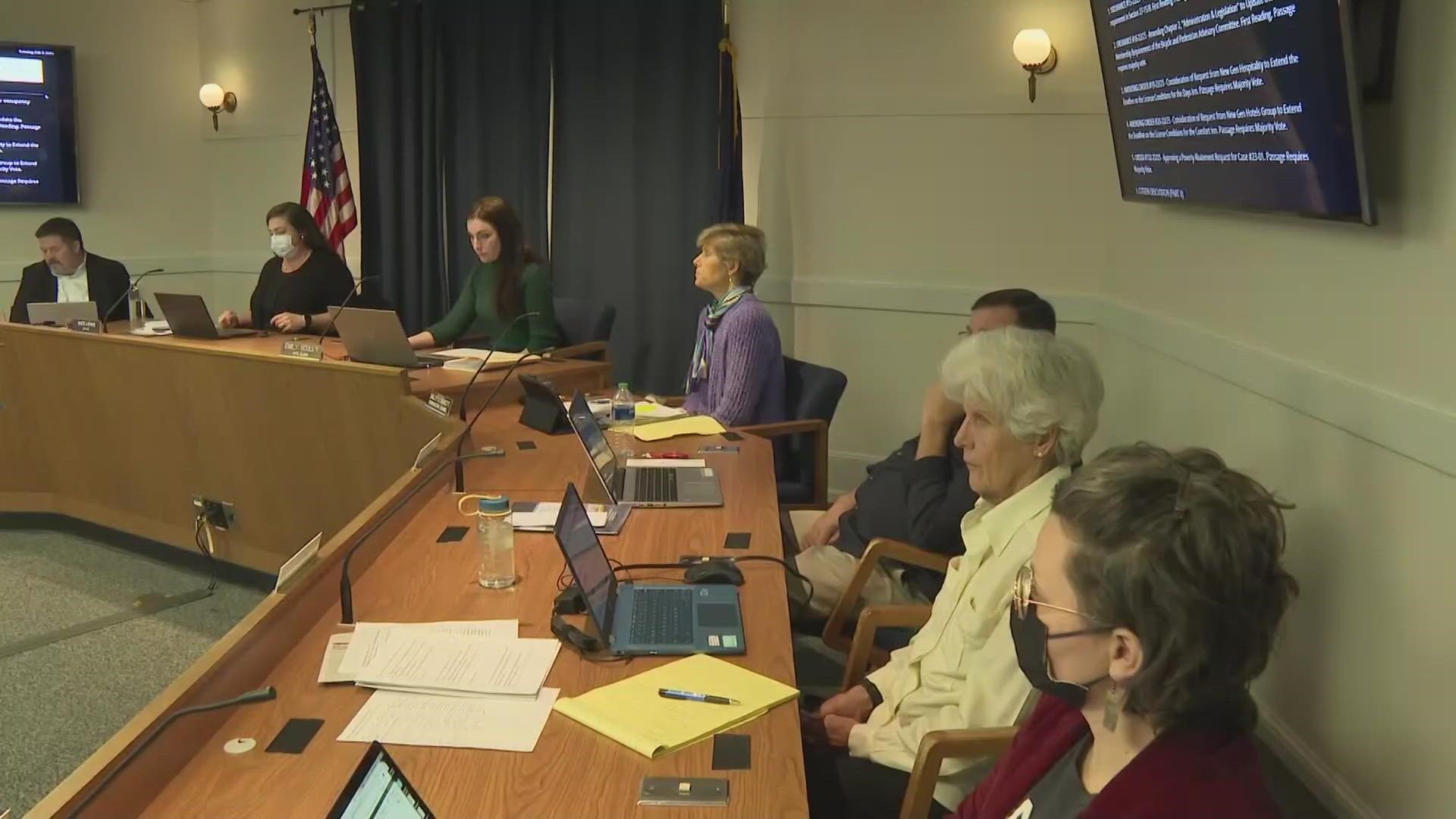 Portland city councilors voted in favor of extending the license for the Days Inn emergency shelter, but have yet to vote on the Comfort Inn license extension.