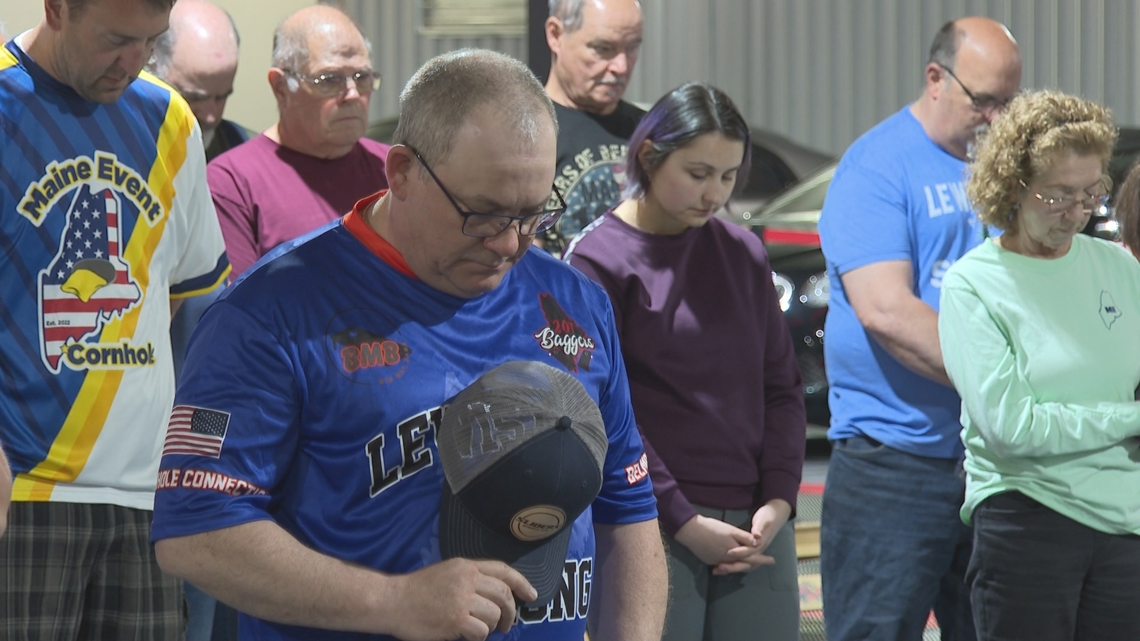 Lewiston survivors, family, and friends connect over cornhole - Vimarsana News