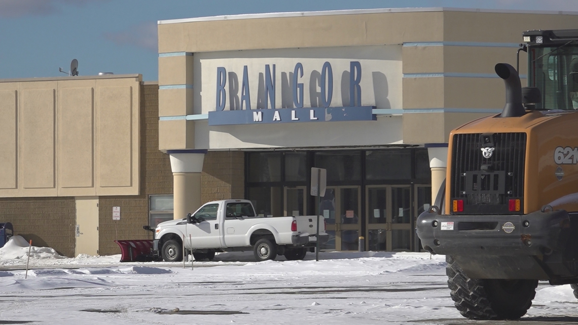 Bangor cuts power to part of Bangor Mall over 'health and safety concerns'