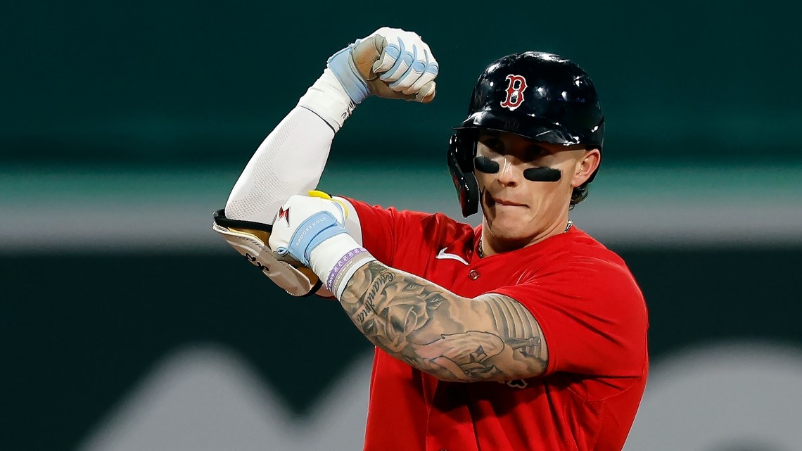 Red Sox extend winning streak to 5 games with 8-3 win over Jays
