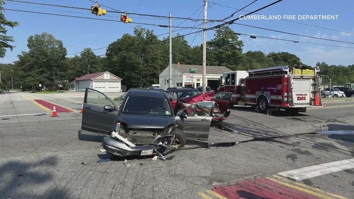 Crews respond to crash involving multiple vehicles in Cumberland