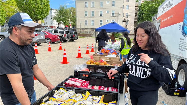 'Despensa Solidaria' aims to help immigrants get healthy food