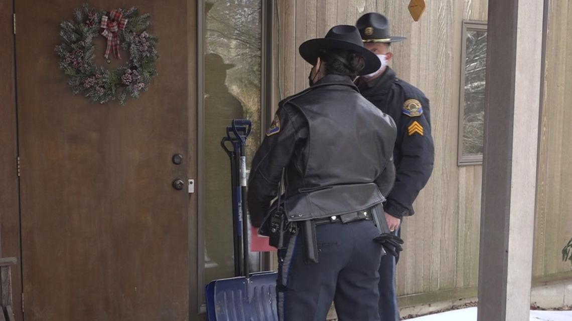 Scarborough police deliver Valentine's Day gifts - Vimarsana News