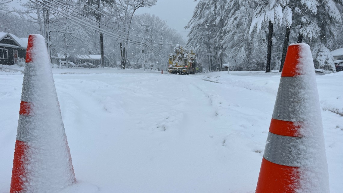 Thousands in Lewiston, Auburn remain without power Thursday night - Vimarsana News