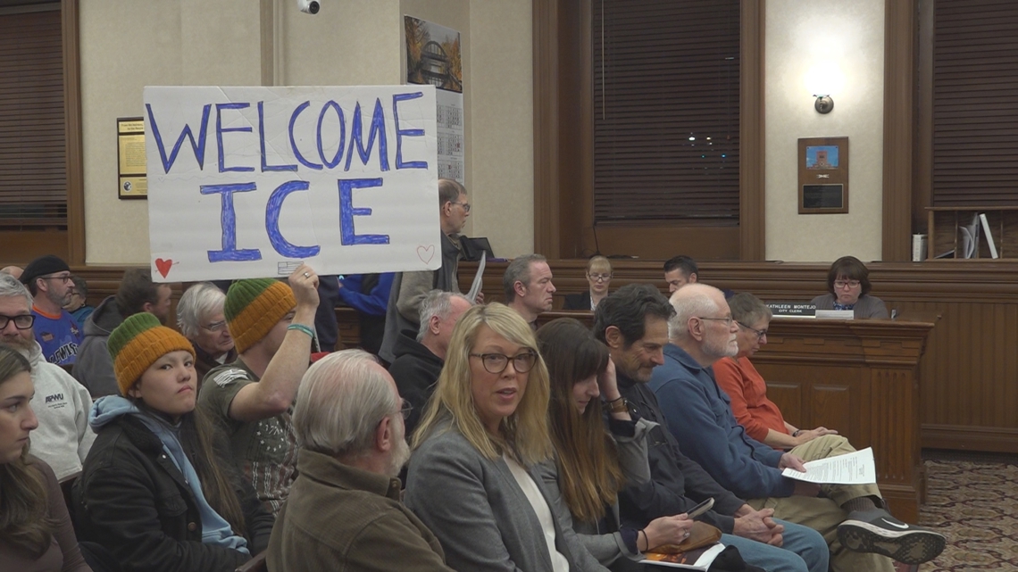 Lewiston council bars city employees from cooperating with ICE