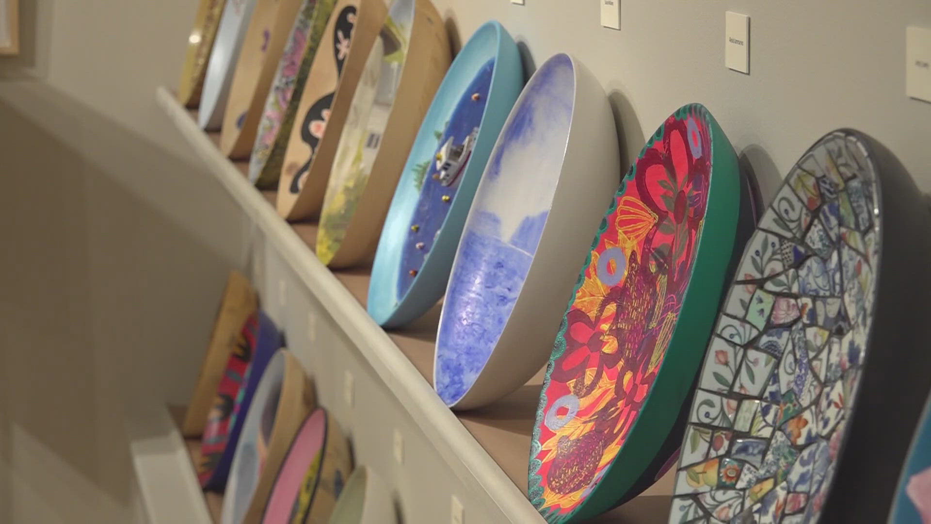 AIO Food and Energy Assistance is auctioning off bowls decorated by local artists to raise money to help fight food insecurity in Knox County.