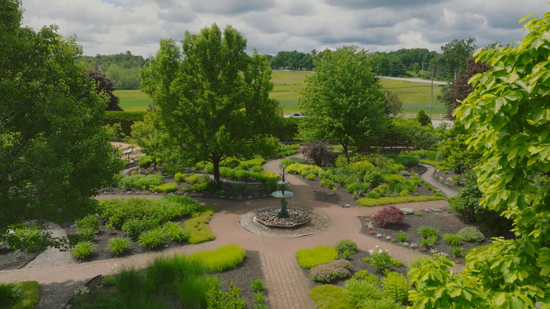 When you think of Pineland Farms you think cows and cheese, but did you know they have a beautiful garden for everyone to enjoy? Gardening with Gutner gets a tour.