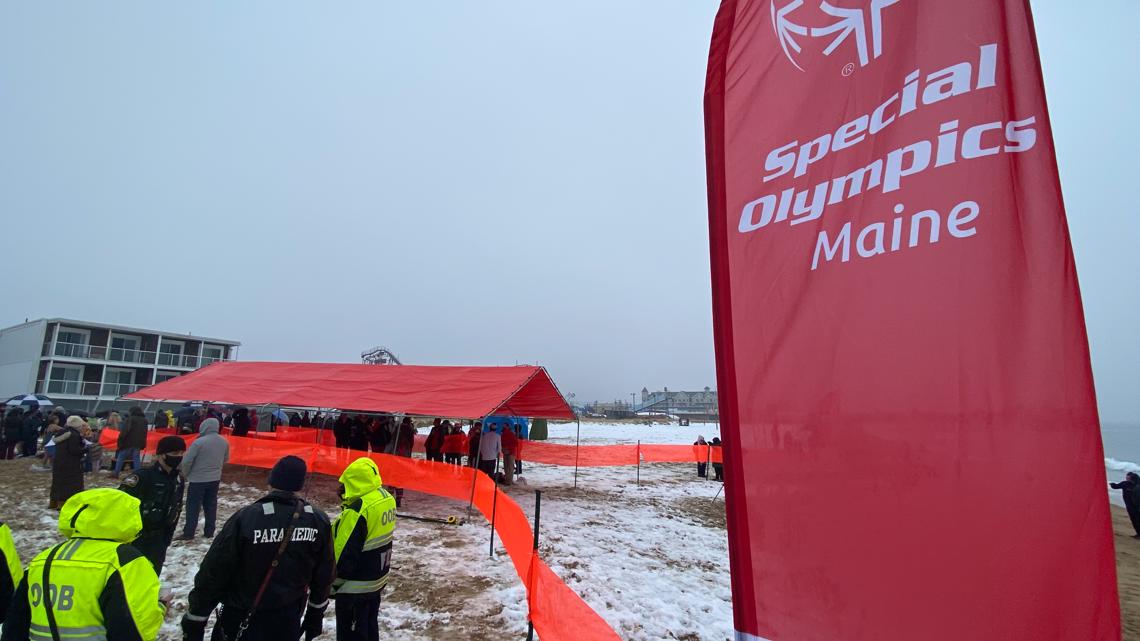 Annual ‘Lobster Dip’ kicked off 2022 on Old Orchard Beach while
