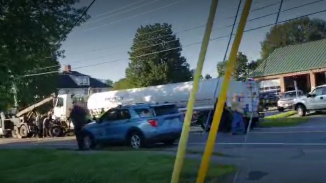 Farmington, Maine crash leaves one person dead | newscentermaine.com