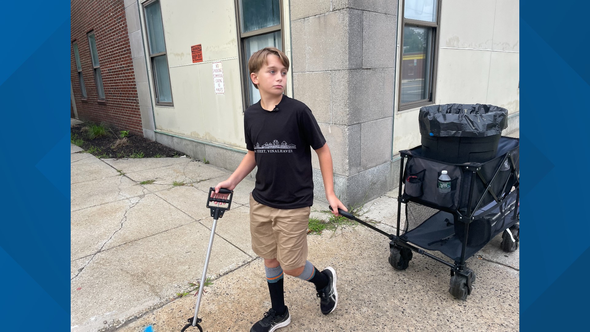 With his wagon in tow, Damen dedicates 3-4 hours a day, 4-5 times a week, to pick up trash.