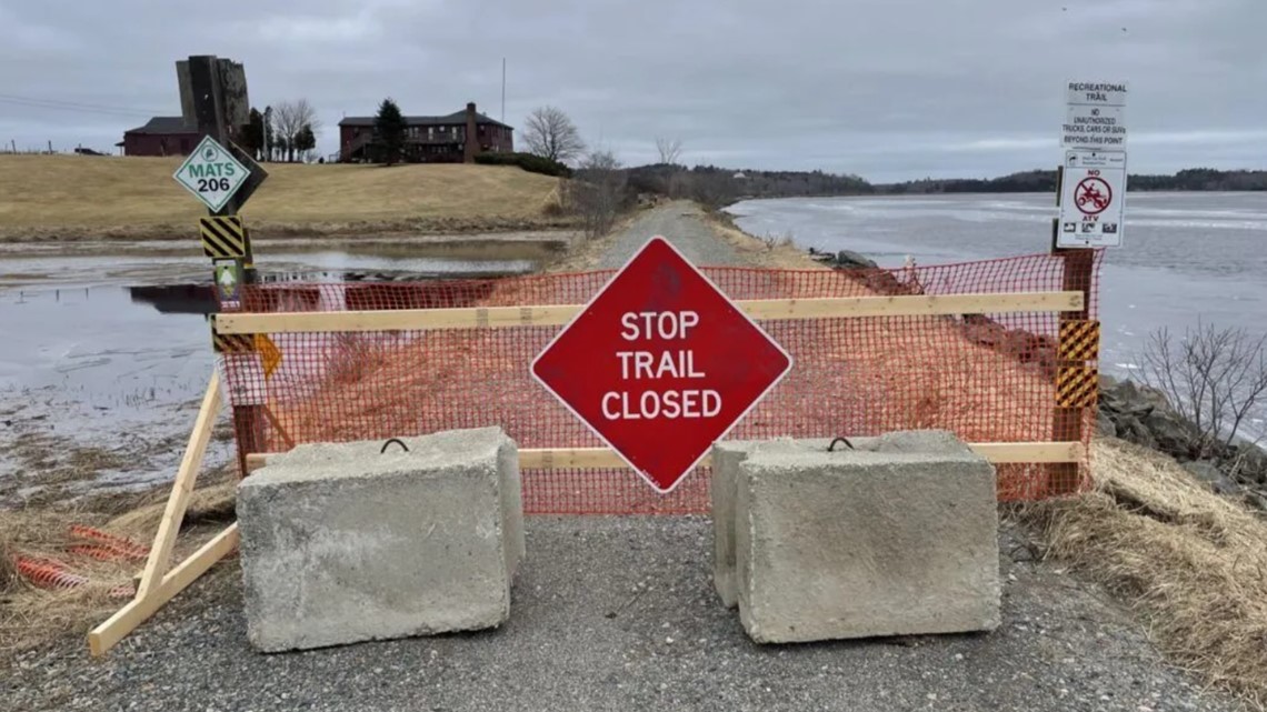 Machias, Maine debates solutions for its deteriorating dike