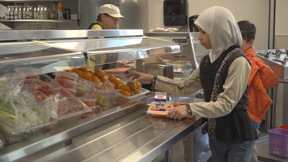 UMaine researchers studying food waste in school cafeterias - Vimarsana News