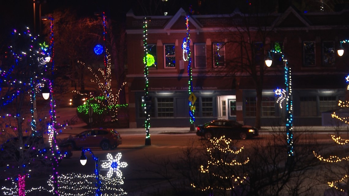 Westbrook holiday lights impress out-of-towners | newscentermaine.com - Vimarsana News