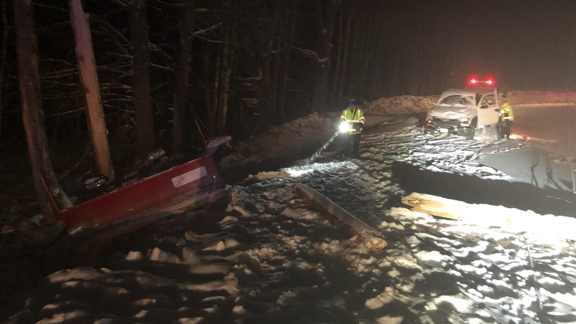 Crash in Waterboro knocks out power early Sunday morning - Vimarsana News