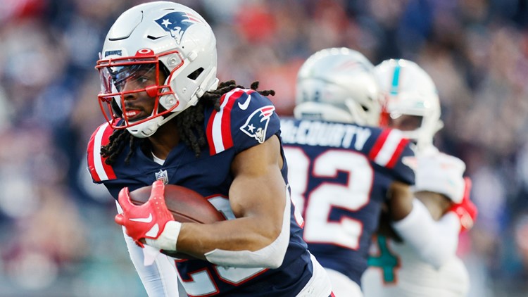 Dugger interception return helps lift Pats over fading Dolphins 23-21