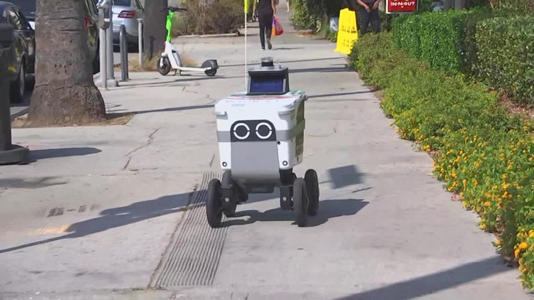 Robot crashes crime scene in Los Angeles