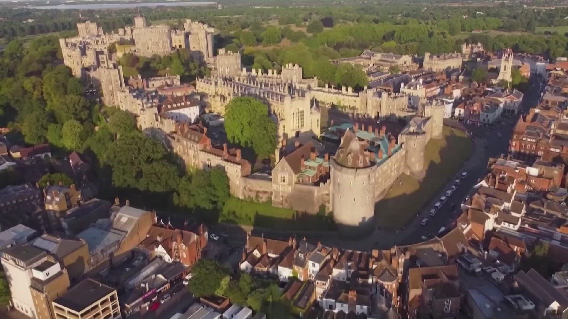 Burglars broke into the grounds of the Royal Windsor Castle and apparently stole two vehicles. 