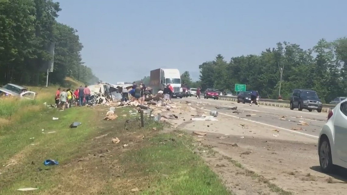 Good Samaritans help clean up after I-95 crash | newscentermaine.com