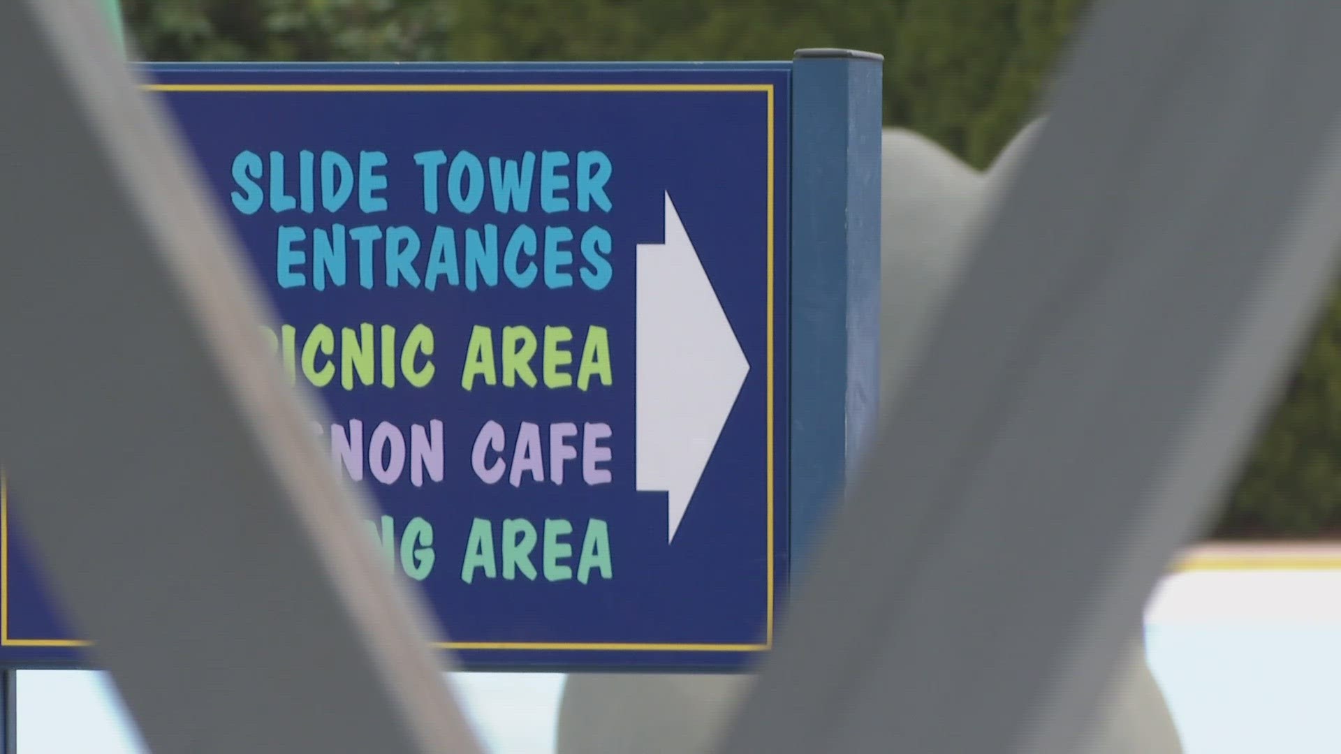 One of Maine's largest seasonal employers is struggling to find help and will cut operating hours for another year.