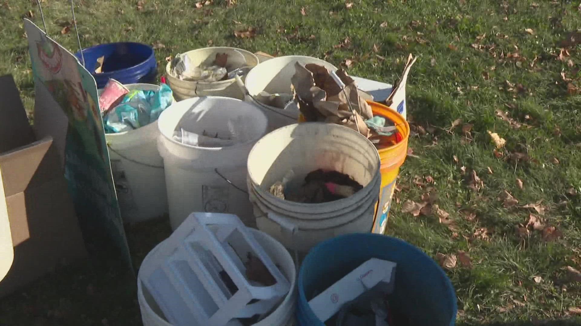 High Schoolers pick up trash to study what's polluting their coast