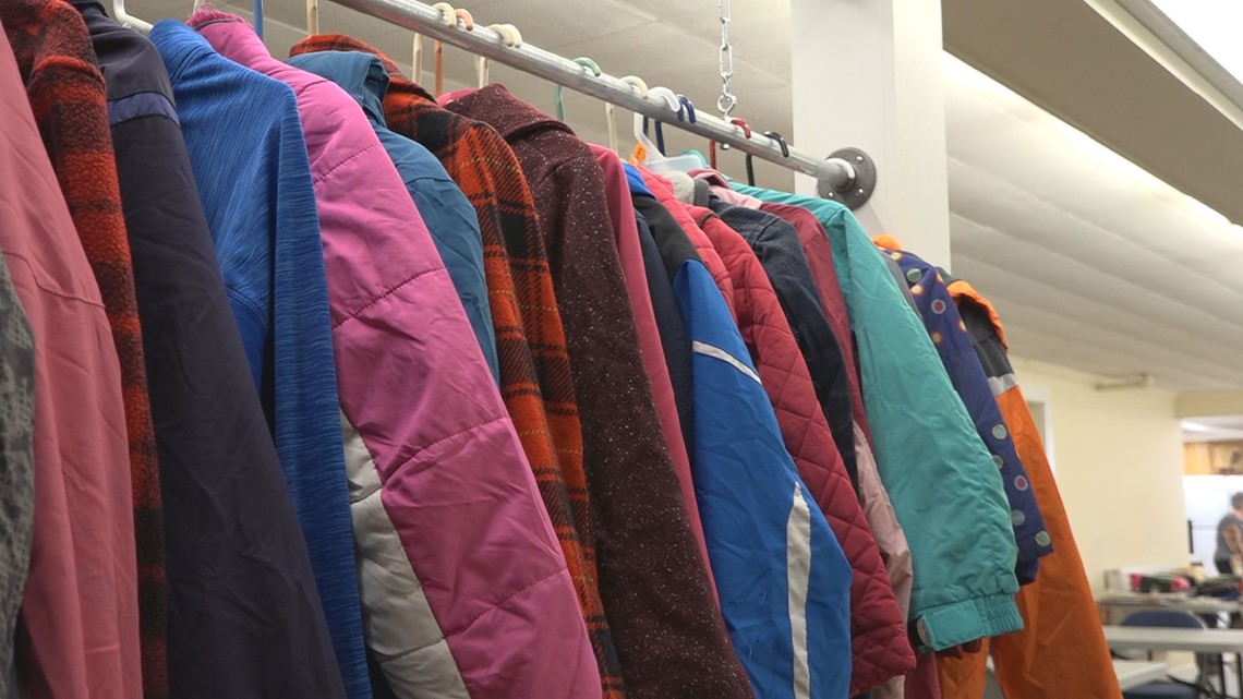 Newport pastor distributes coats for those in need - Vimarsana News