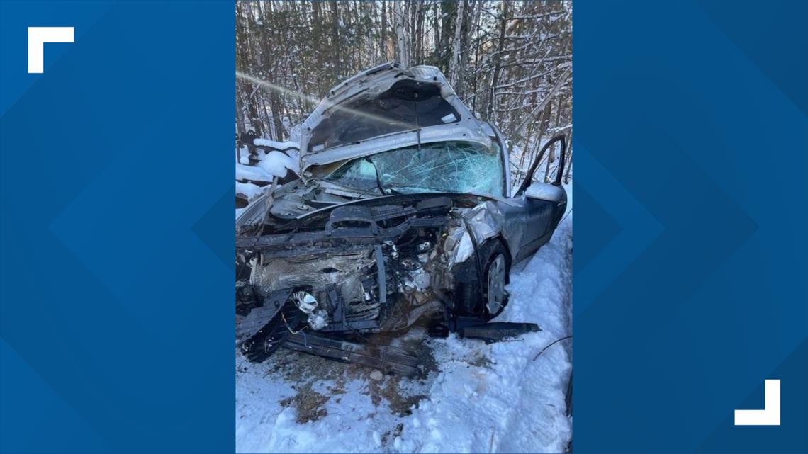 One person dead, two hospitalized after crash in Arundel - Vimarsana News