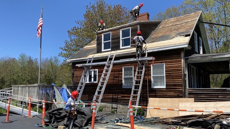 Maine veteran has new roof installed at no cost
