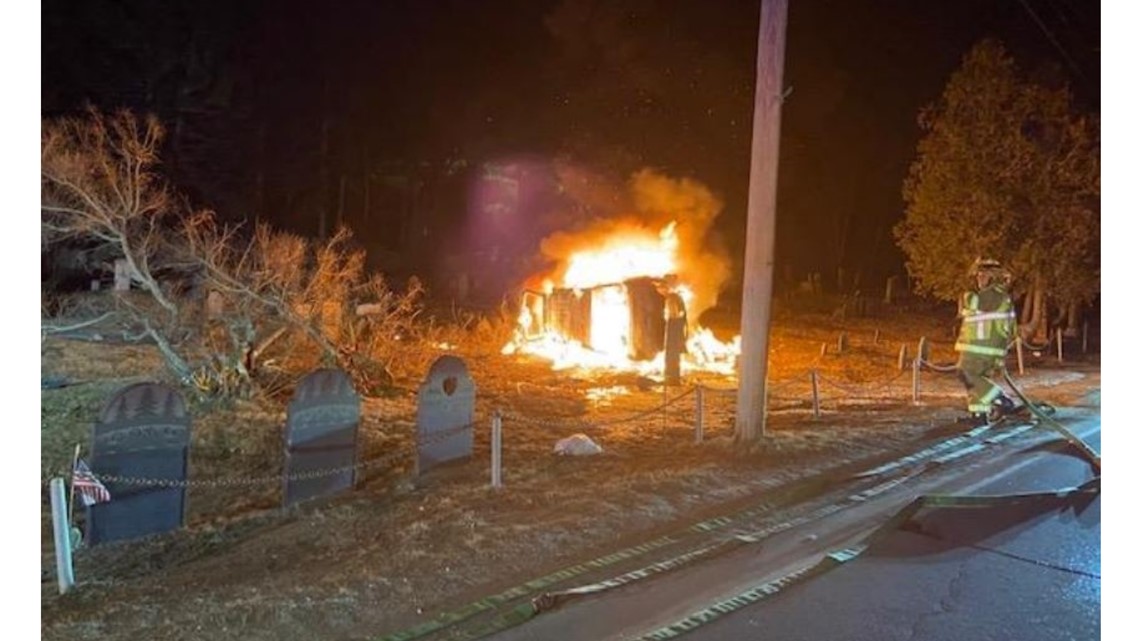 Fiery crash causes damage at Harpswell cemetery | newscentermaine.com - Vimarsana News