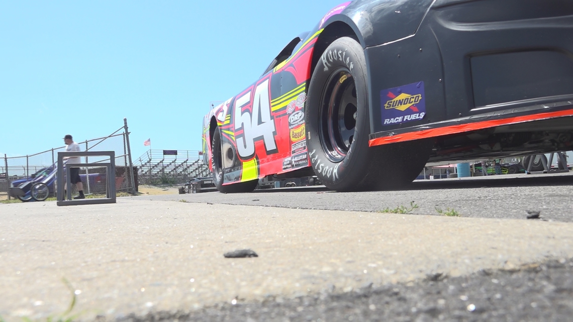 Oxford Plains Speedway drivers prepare for intense heat during Celebration of America 300