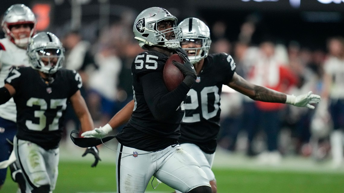 Jones snags lateral on final play, Raiders stun Patriots - The San Diego  Union-Tribune