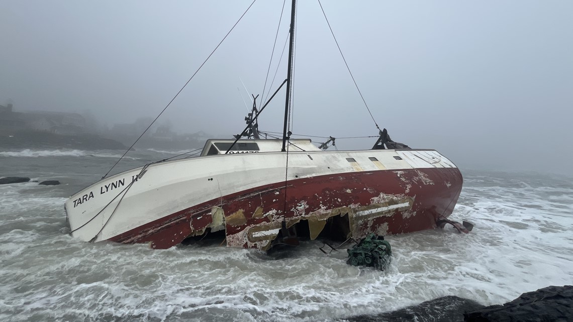 Coast Guard: Boat ran aground in Casco Bay during storm