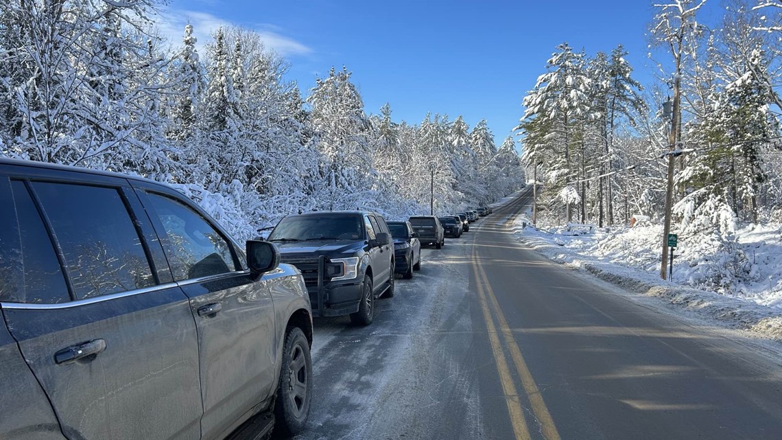 Norridgewock, Maine town buildings on lockdown as police search