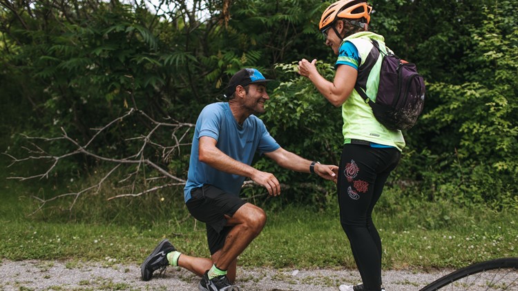 New England couple finishes 3,000-mile journey in Maine with a proposal