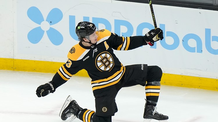 Boston Bruins beat San Jose Sharks 4-0, extend winning streak to 5 games