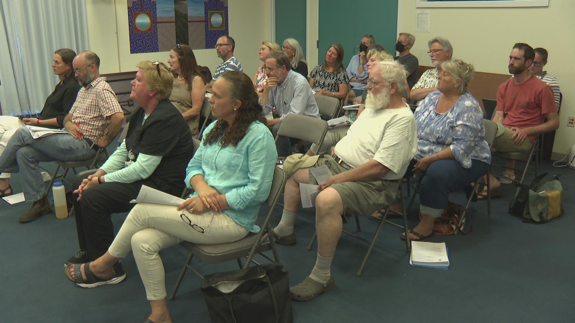 The application for a 6-acre aquaculture site in Boothbay has been met with some confusion over who can or cannot use the waters in Pleasant Cove.