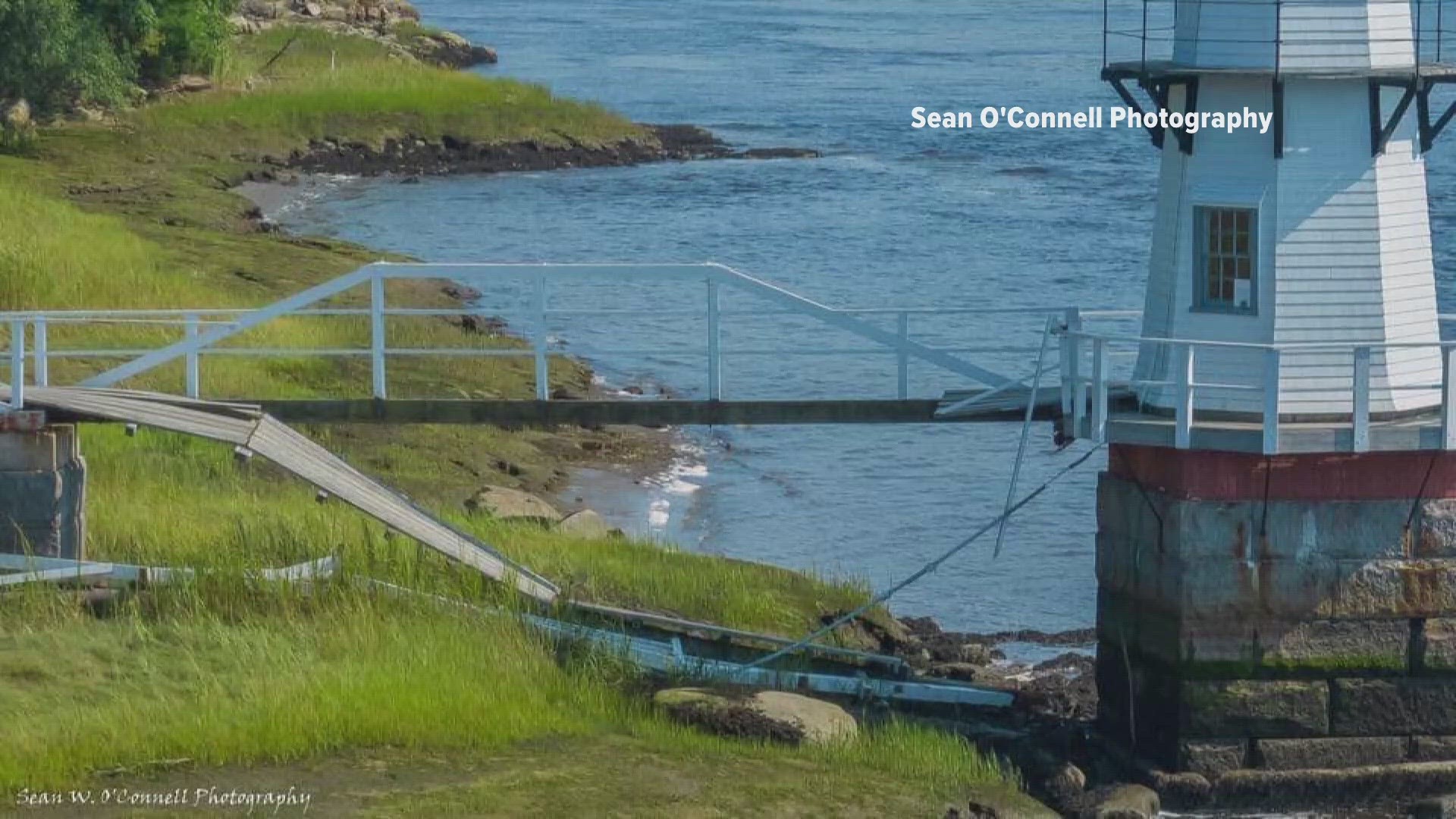 The collapse of the walkway led to a chaotic scene in which visitors fell tumbling to a mudflat several feet below at Doubling Point Lighthouse.