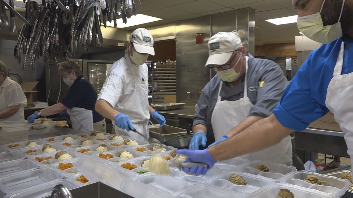 Husson University makes Thanksgiving dinner for Maine seniors - Vimarsana News