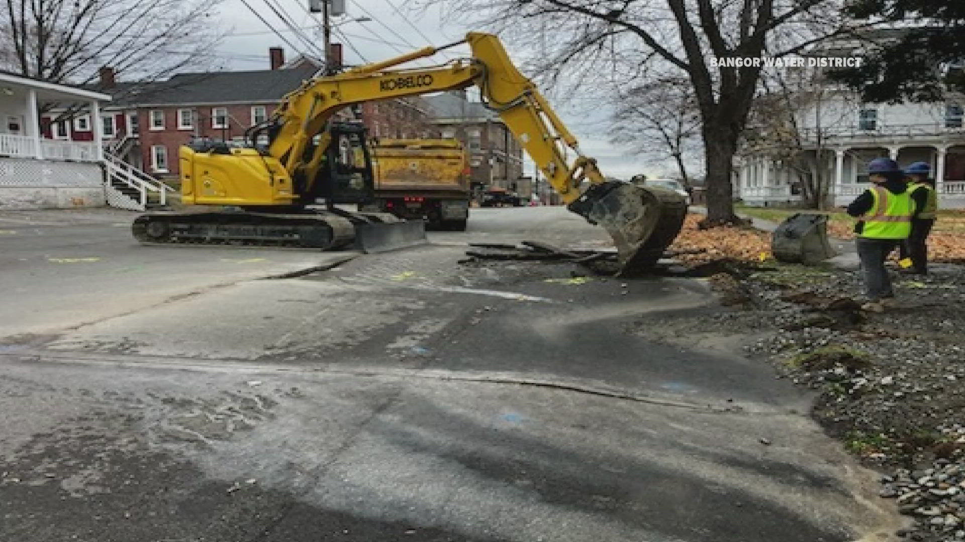 A water break in Bangor Monday morning has led the city's water district to issue a boil water notice for some residents.