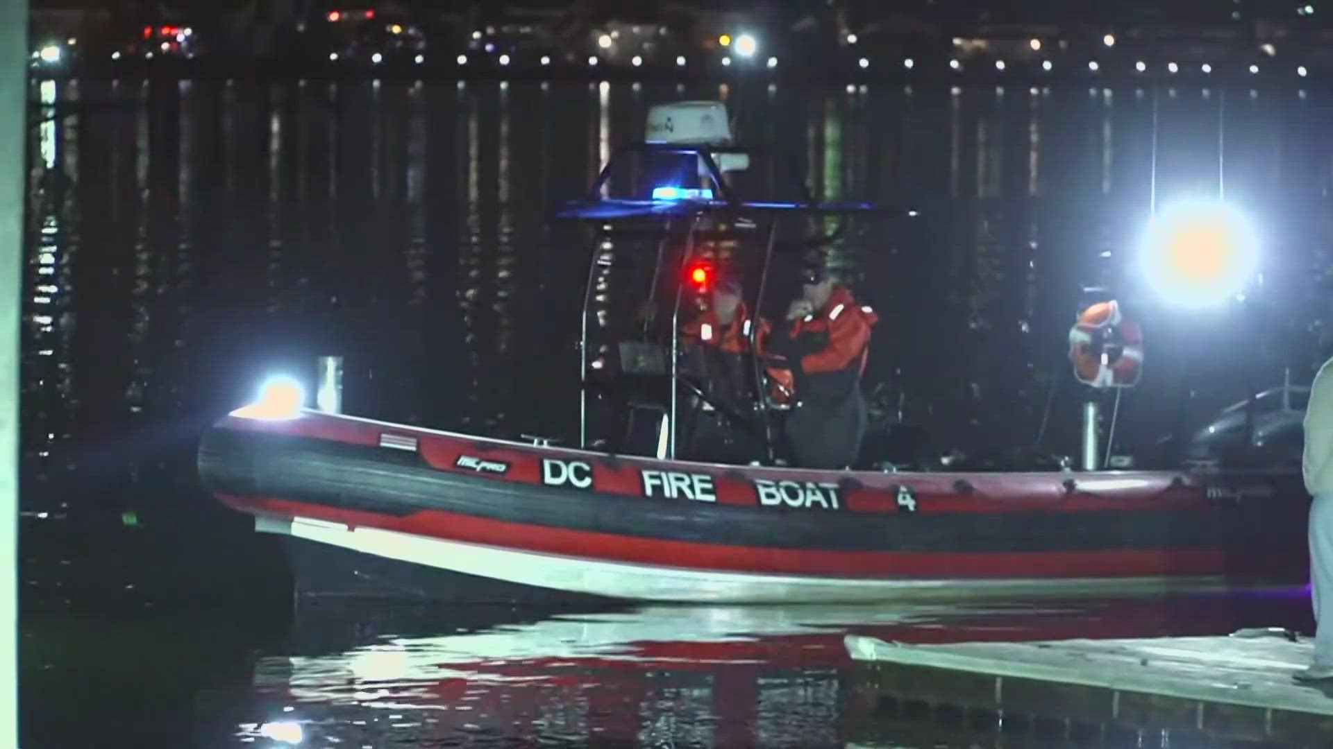 Plane crash: No survivors expected in collision with helicopter in DC ...