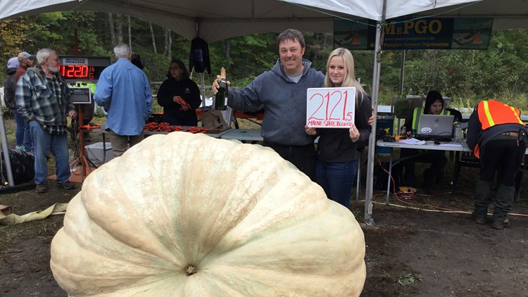 Pumpkinfest honors young grower and family with scholarship to train EMTs
