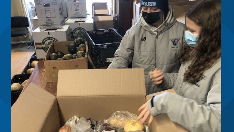 Thanksgiving meal boxes given to 1,500 Maine families in need