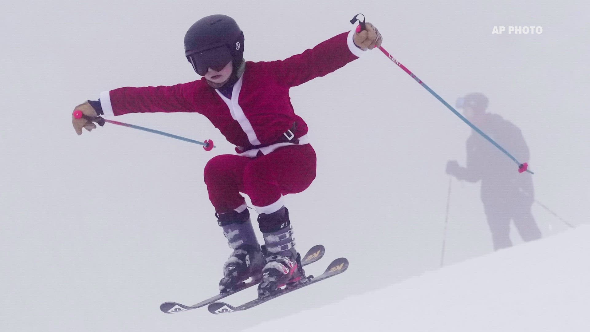 With beards and stocking caps flapping, about 300 Santas dressed in red were lively and quick as they took a break from the holiday hustle.