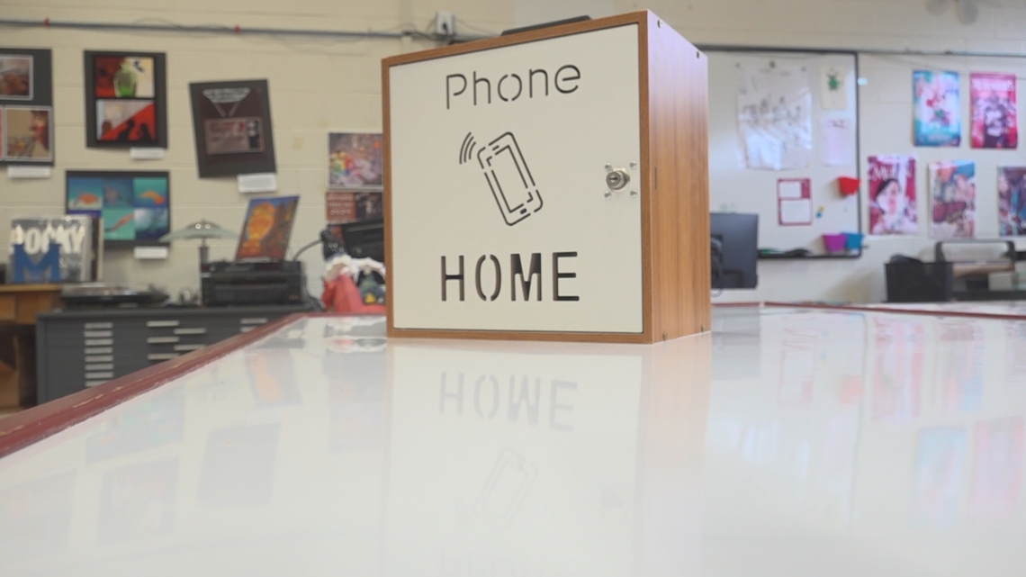 Public schools in Maine to have a cell phone ban starting next school year