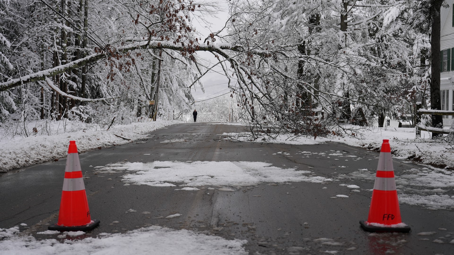 Much of Fryeburg without electricity after Monday snow storm