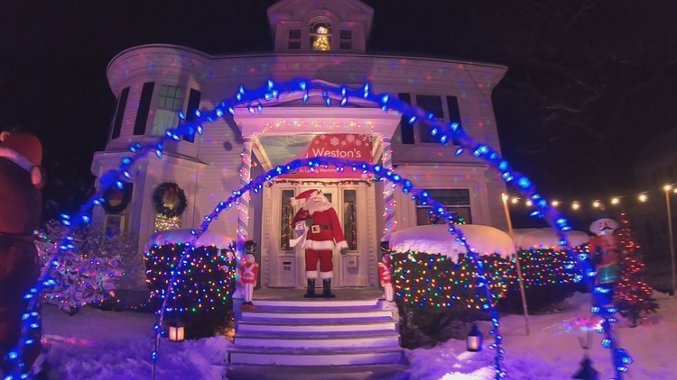 Kennebunk woman uses lights contest to honor father who died from COVID