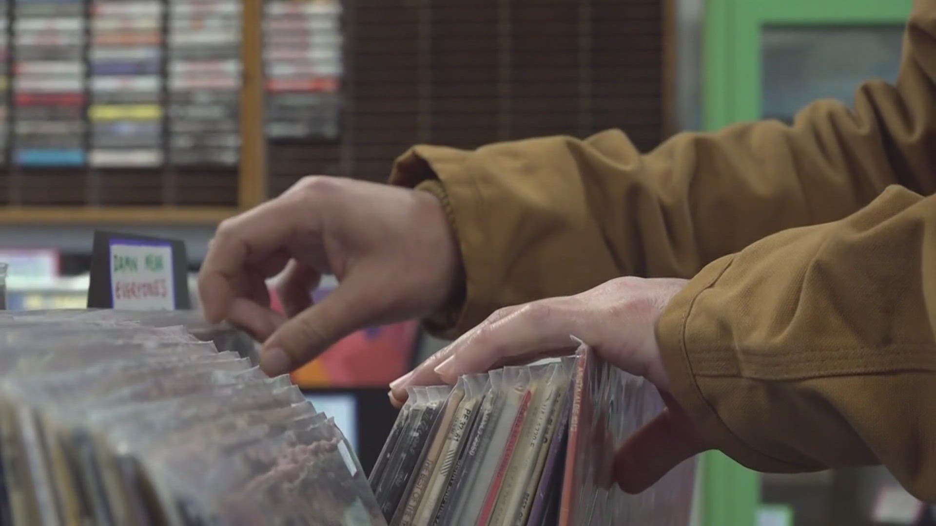 newscentermaine.com - Drew Peters - Vinyl, books, and VCRs: Mainers look to disconnect from modern tech