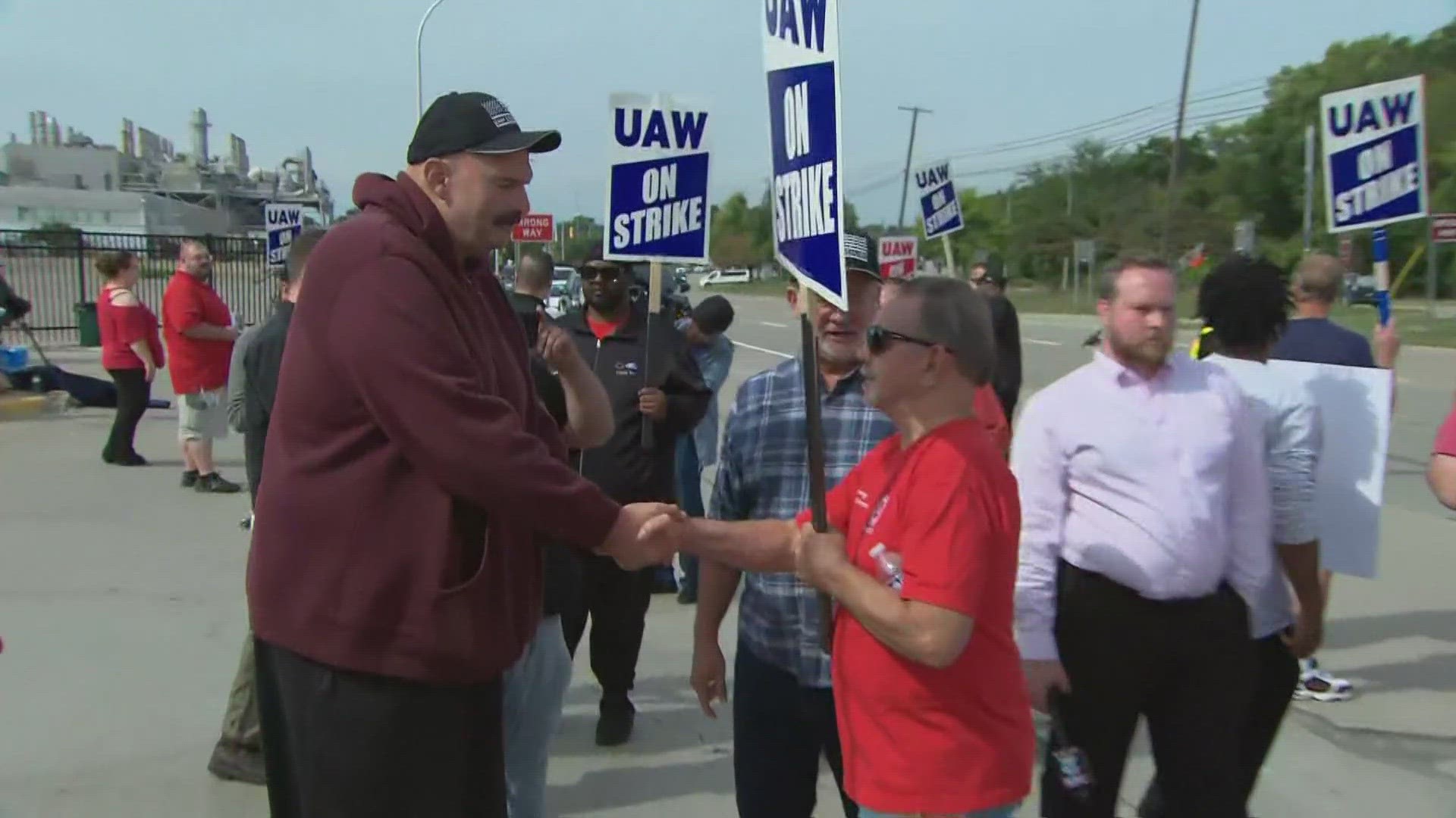 Fetterman says he also supports the president's efforts as he sends a team to Detroit to participate in UAW strike talks.