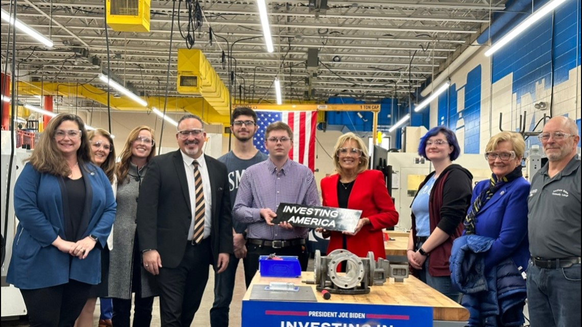 First Lady Jill Biden Visits With Students At SMCC In Maine ...