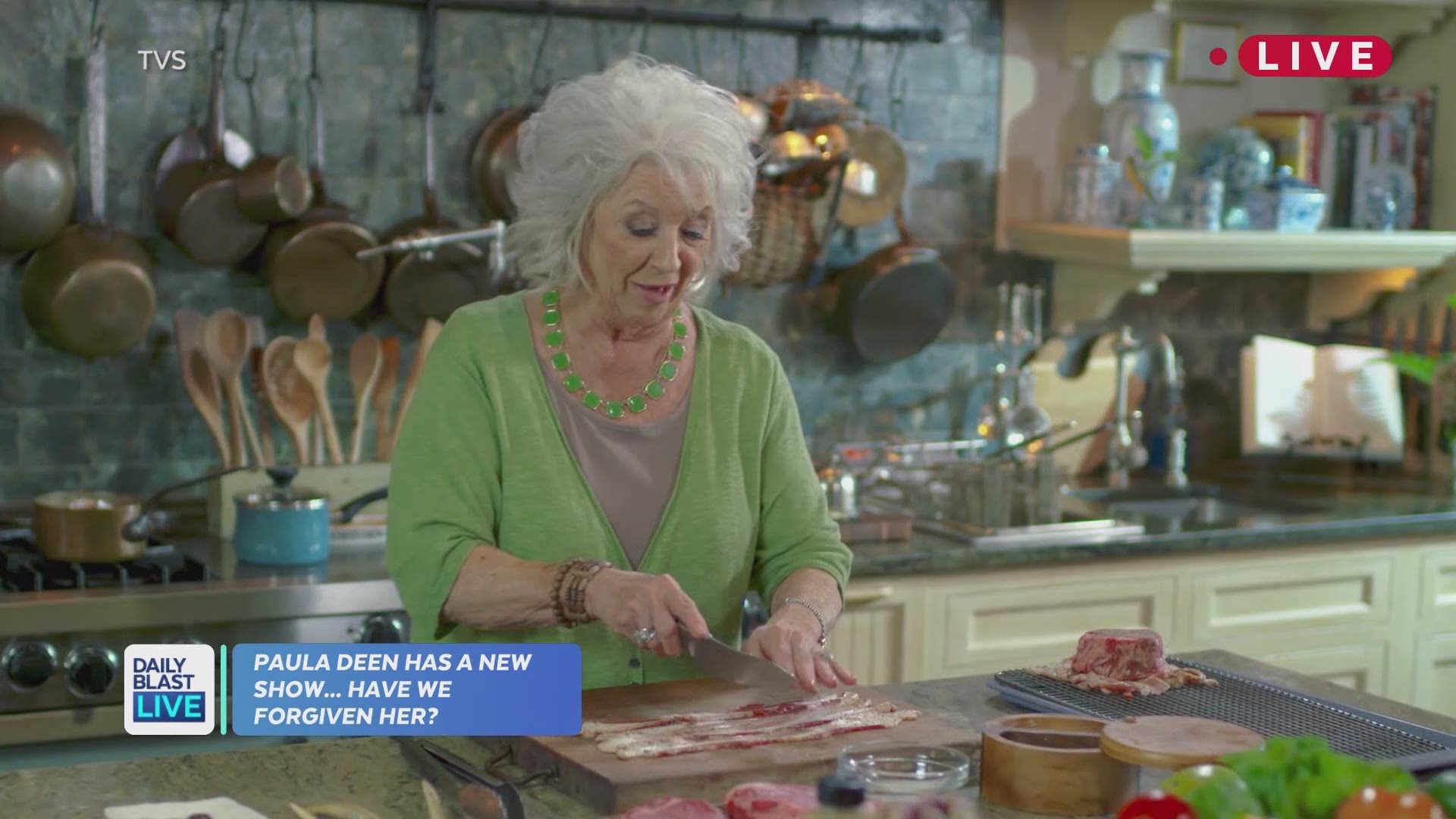 Paula Deen on X: I'm live in my kitchen! Click here to join me and check  out the delicious meals you can make with my Paula Deen Air Fryers:    /