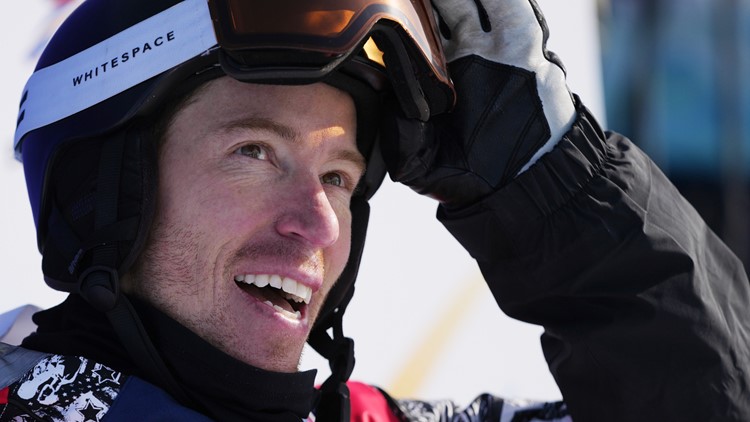 Snowboarding GOAT is at the Super Bowl: Shaun White posts selfie from the field